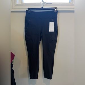 Athleta Headlands Hybrid Cargo II Tight size 10